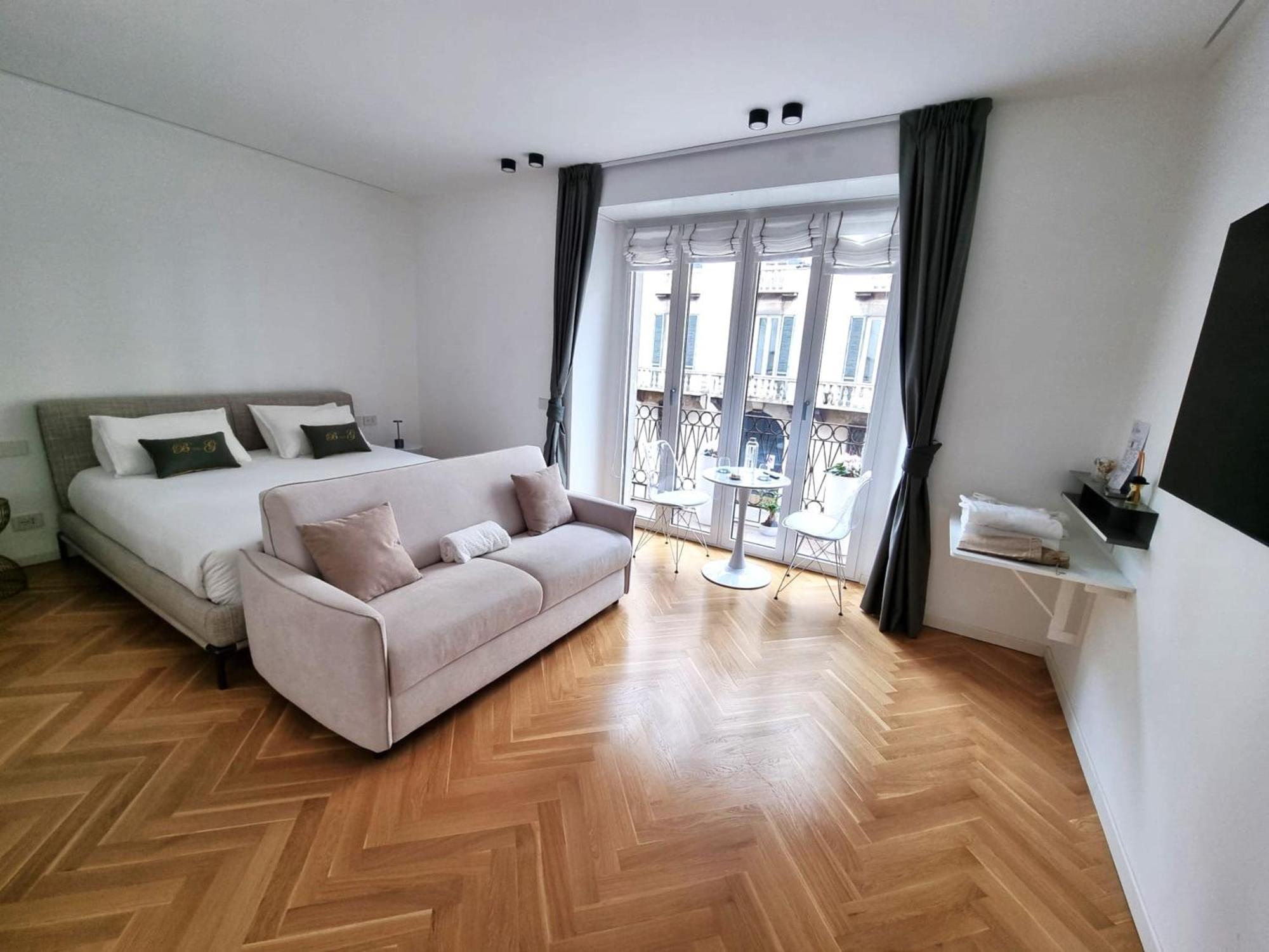 B And G San Babila- Luxury In The Heart Of Milano - Design District Hotel Eksteriør billede