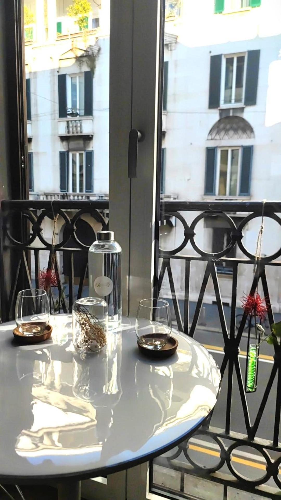 B And G San Babila- Luxury In The Heart Of Milano - Design District Hotel Eksteriør billede