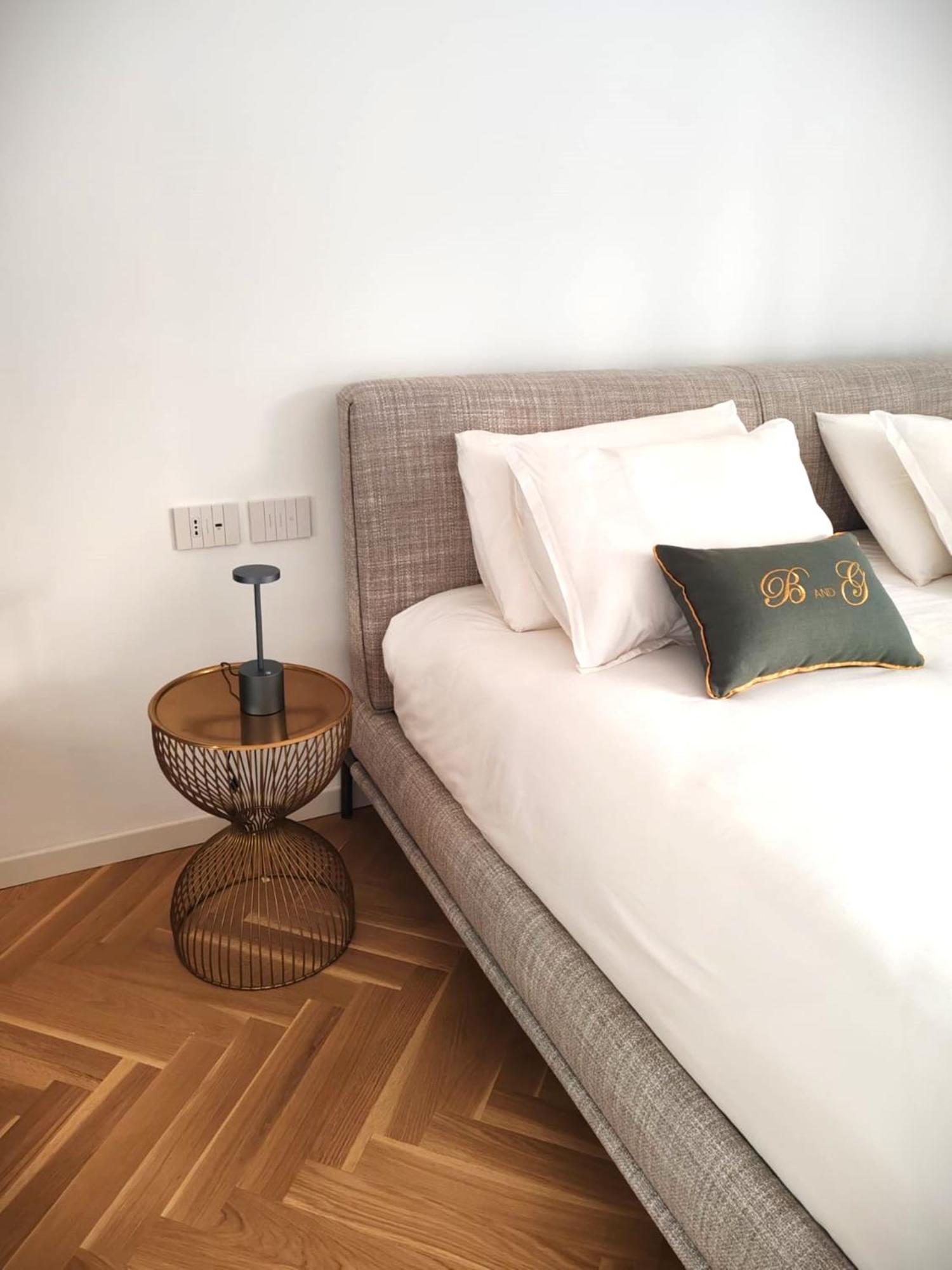 B And G San Babila- Luxury In The Heart Of Milano - Design District Hotel Eksteriør billede