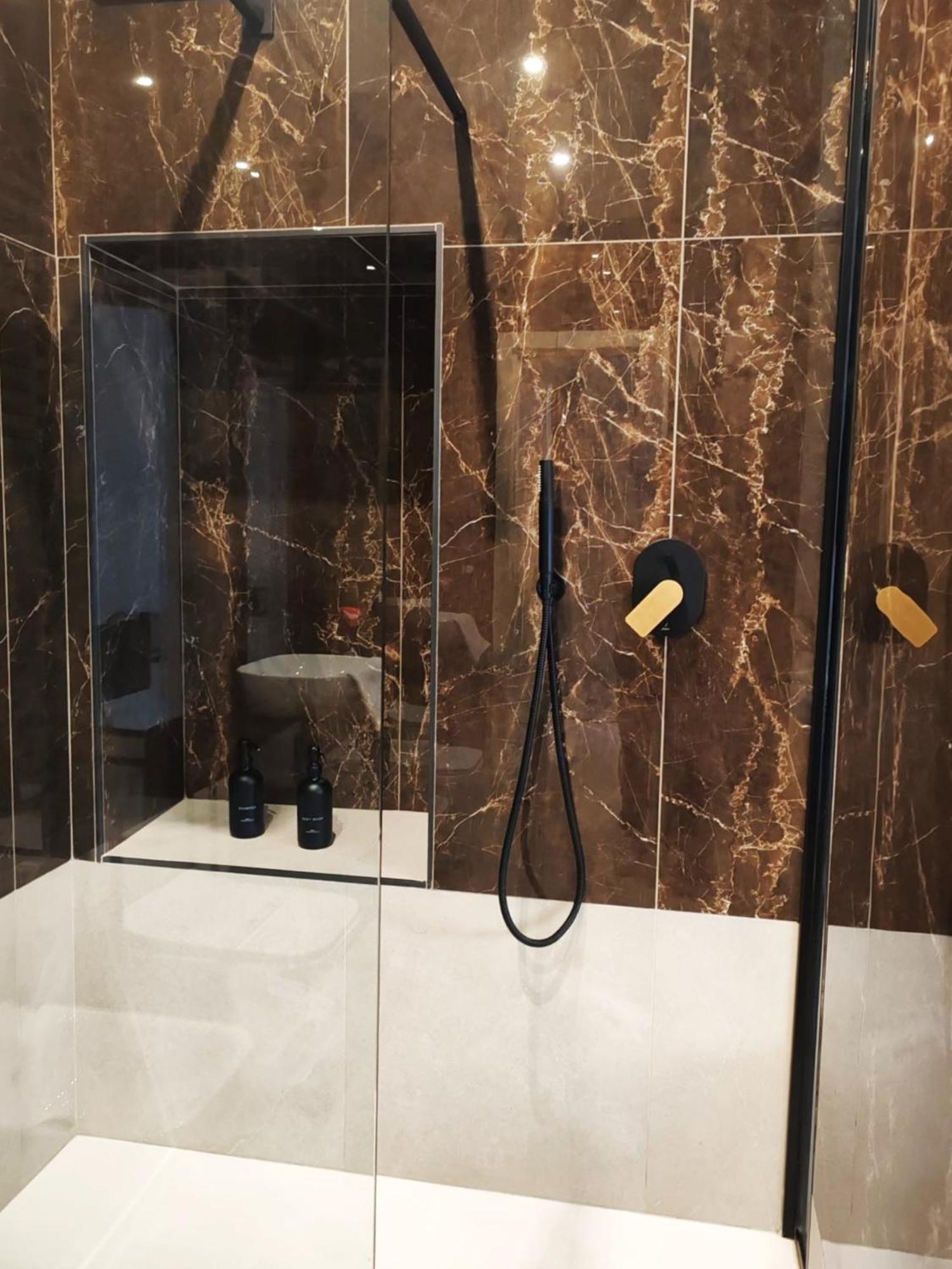 B And G San Babila- Luxury In The Heart Of Milano - Design District Hotel Eksteriør billede