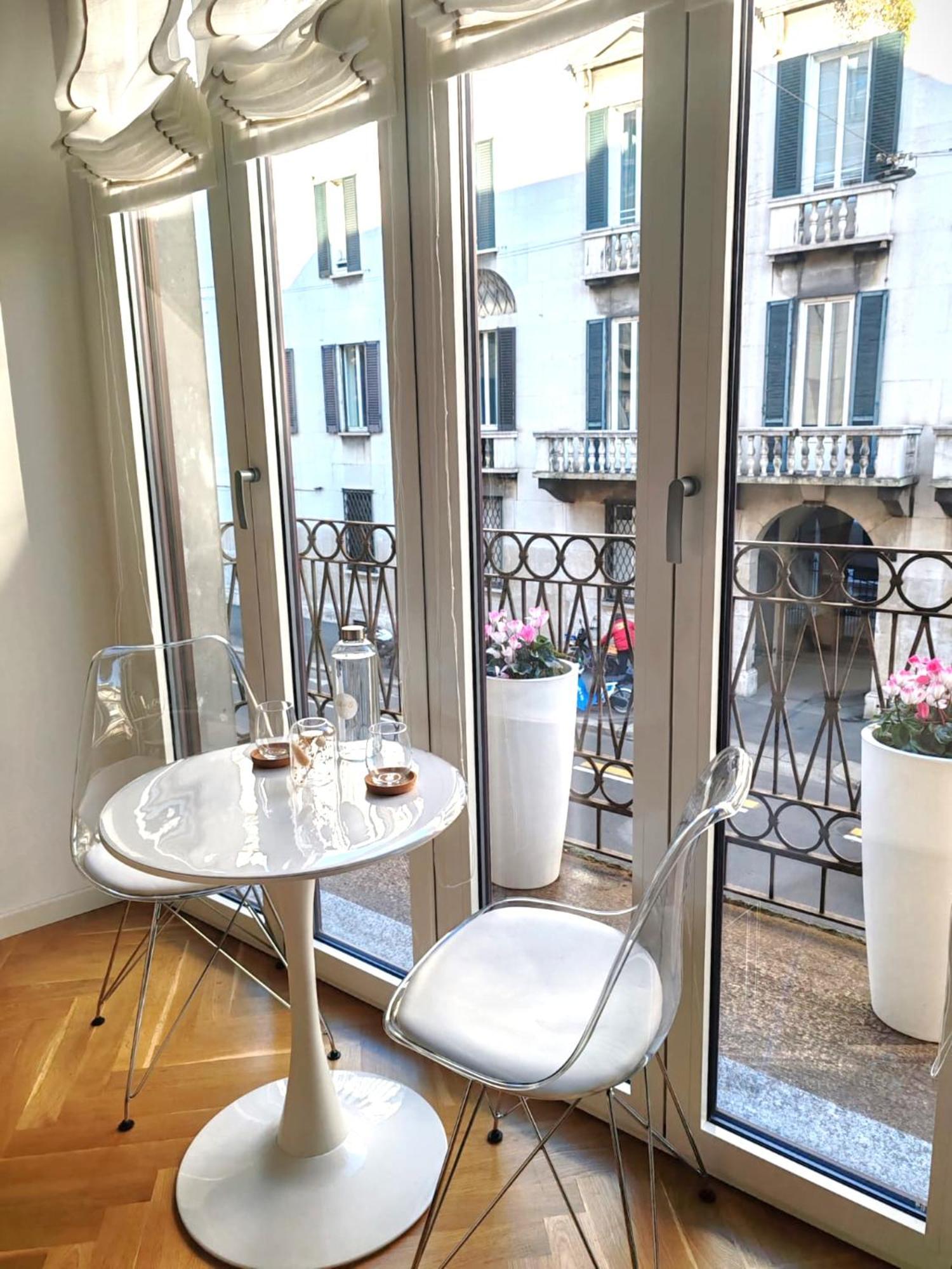 B And G San Babila- Luxury In The Heart Of Milano - Design District Hotel Eksteriør billede